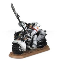 Games Workshop Warhammer 40,000 White Scars Commander